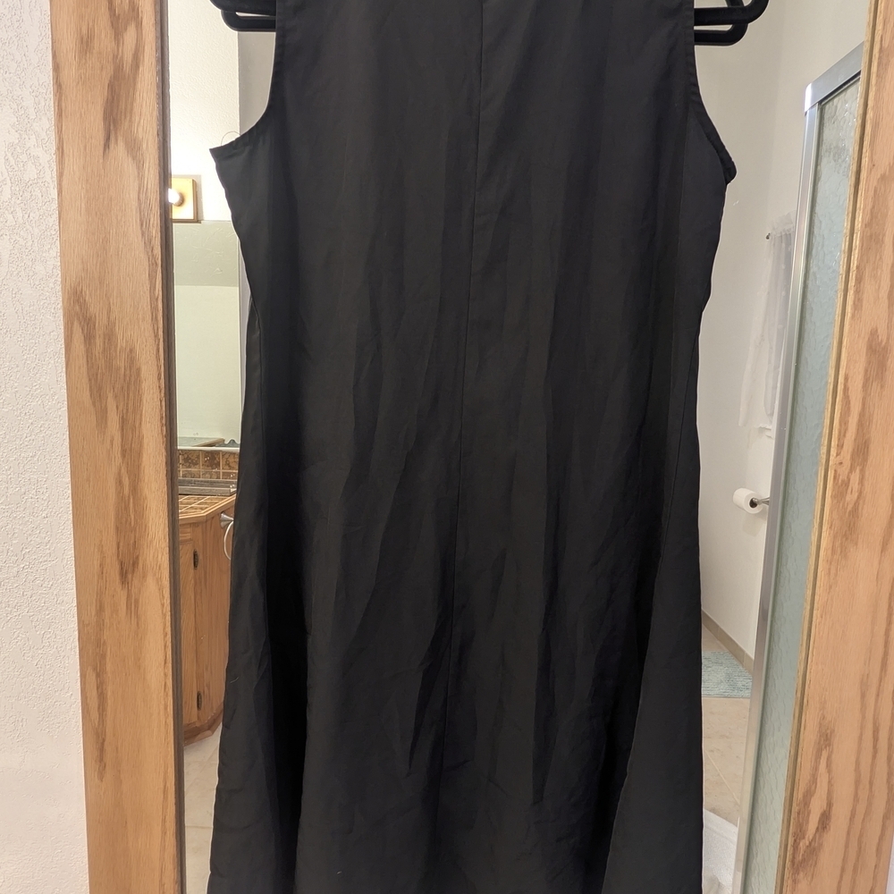 Black Sleeveless Dress - Picture 5 of 7